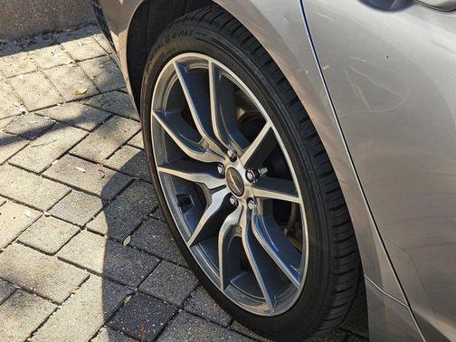 2022 Genesis G70 3.3T RWD
