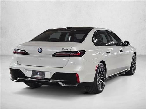 2023 BMW 740 i