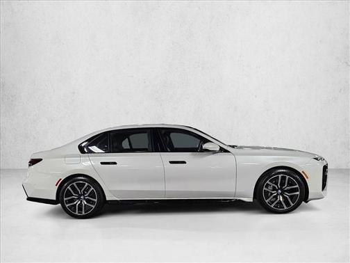 2023 BMW 740 i