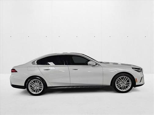 2024 BMW 530 i xDrive