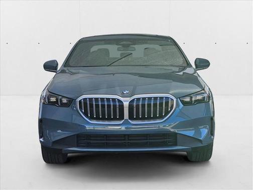 2025 BMW 530 i xDrive