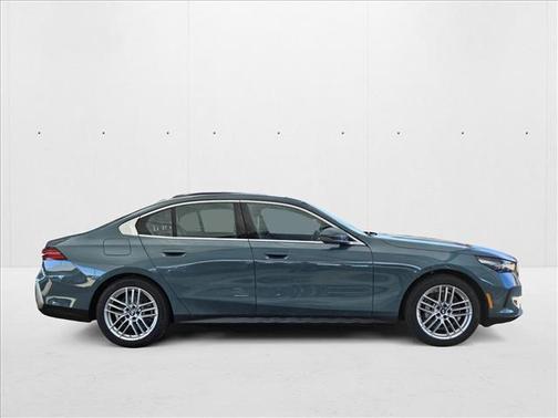 2025 BMW 530 i xDrive