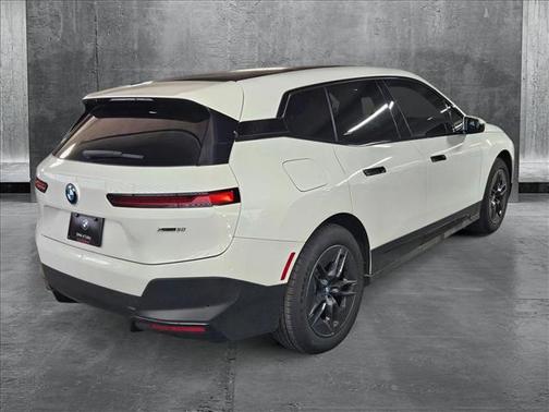 2025 BMW iX xDrive50