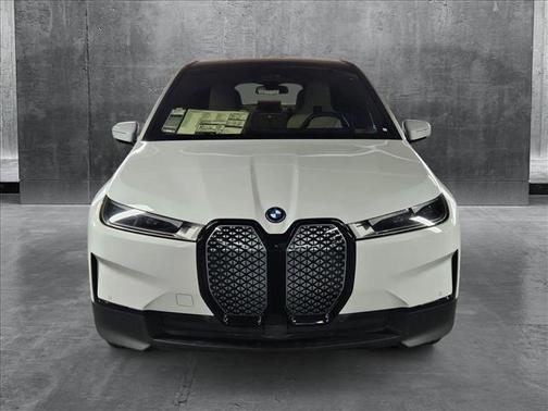 2025 BMW iX xDrive50