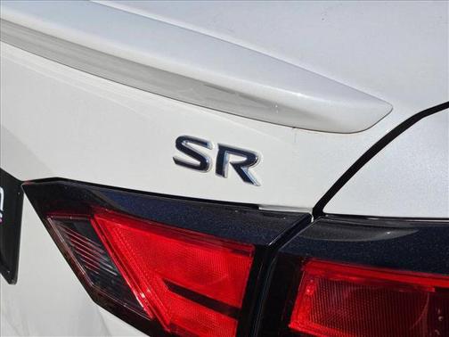 2021 Nissan Altima SR FWD