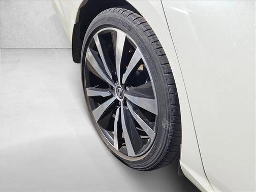 2021 Nissan Altima SR FWD