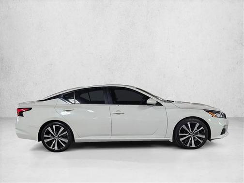 2021 Nissan Altima SR FWD