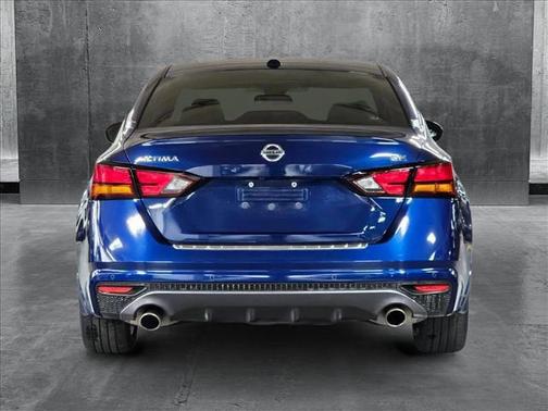2021 Nissan Altima SR FWD
