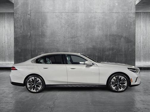 2024 BMW 530 i