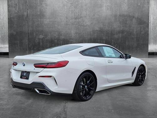 2025 BMW M850 xDrive