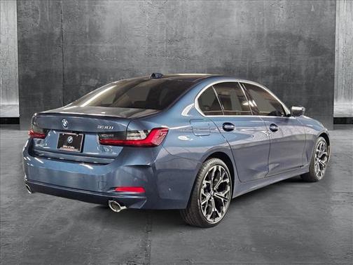 2025 BMW 330 i xDrive