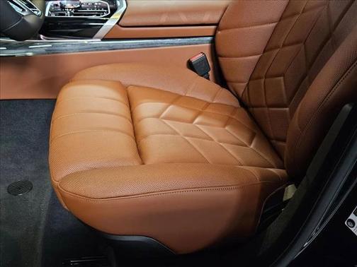 2026 BMW 740 i