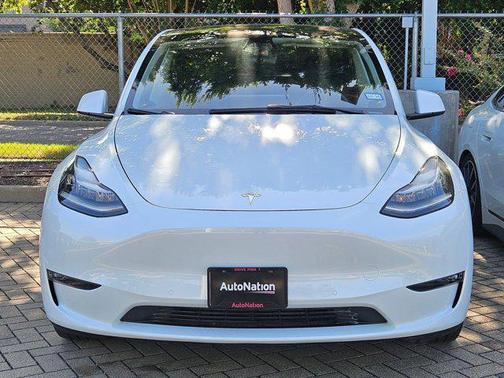 2022 Tesla Model Y Long Range Dual Motor All-Wheel Drive