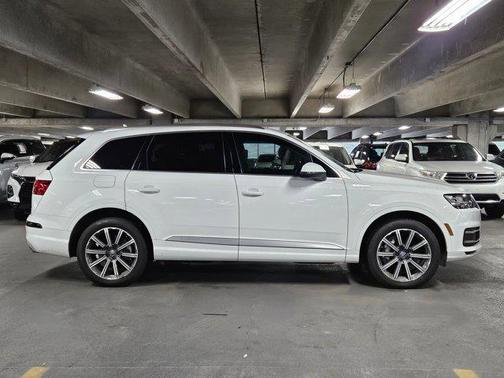 2019 Audi Q7 45 Premium Plus