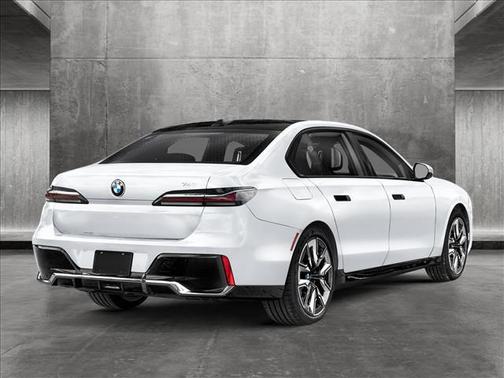 2025 BMW 740 i