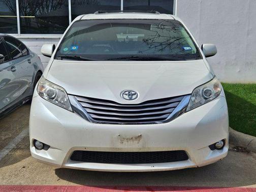 2017 Toyota Sienna XLE