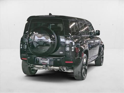 2023 Land Rover Defender 110 V8