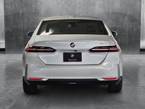 2024 BMW 530 i