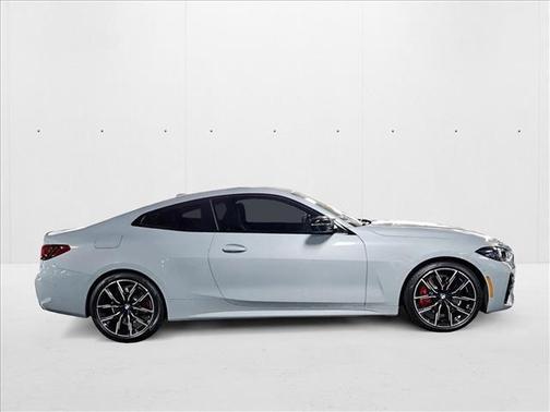 2025 BMW M440 i