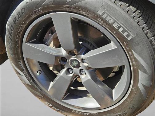 2020 Land Rover Defender 110 SE