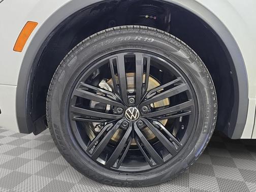 2022 Volkswagen Tiguan 2.0T SE R-Line Black 4MOTION