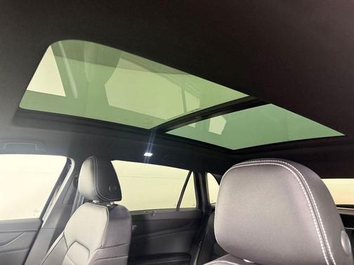 2026 Volkswagen Atlas Cross Sport 2.0T SEL