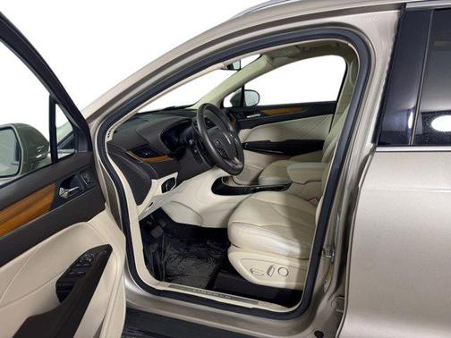 2015 Lincoln MKC Base