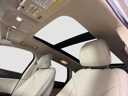 2015 Lincoln MKC Base