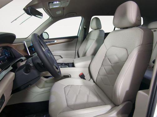 2025 Volkswagen Atlas 2.0T SE w/Technology 4MOTION