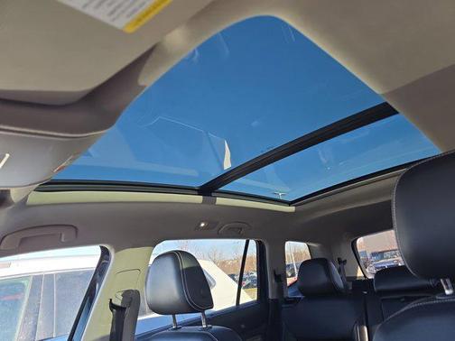 2023 Volkswagen Atlas 2.0T SE w/Technology 4MOTION