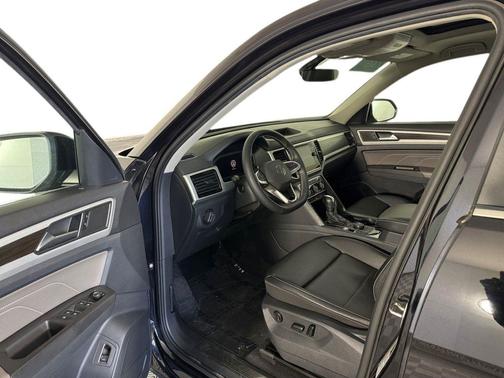 2023 Volkswagen Atlas 2.0T SE w/Technology 4MOTION