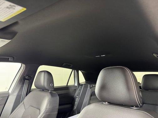 2026 Volkswagen Atlas Cross Sport 2.0T SE