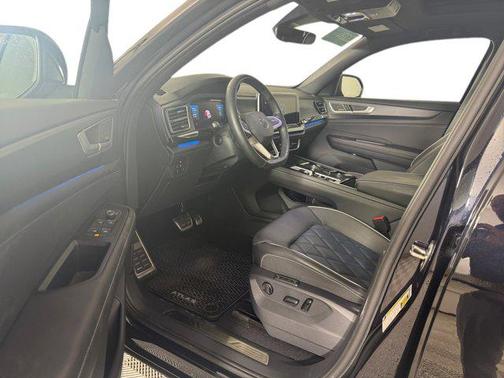 2025 Volkswagen Atlas Cross Sport 2.0T SEL Premium