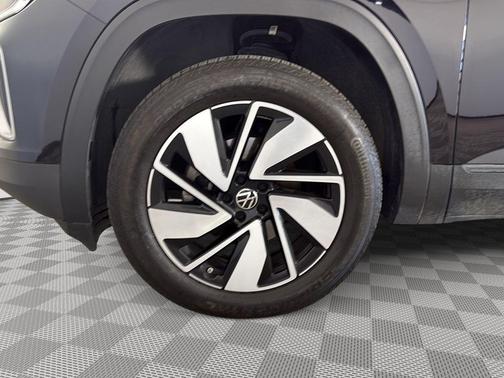 2024 Volkswagen Atlas 2.0T SE w/Technology 4MOTION