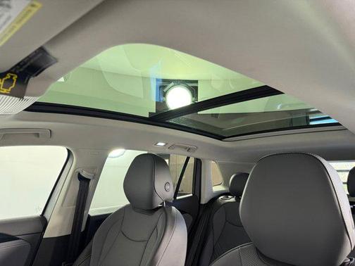 2025 Volkswagen Tiguan 2.0T SE 4MOTION
