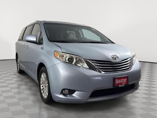 2016 Toyota Sienna XLE