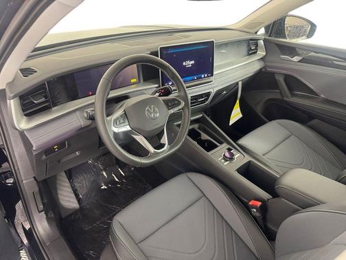 2025 Volkswagen Tiguan 2.0T SE 4MOTION