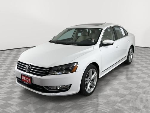 2015 Volkswagen Passat 1.8T Auto SE w/Sunroof & Nav
