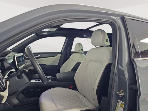 2025 Volkswagen Atlas Cross Sport 2.0T SEL Premium