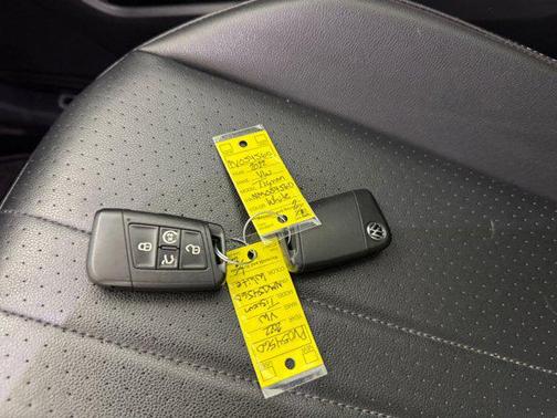 2022 Volkswagen Tiguan 2.0T SE R-Line Black 4MOTION