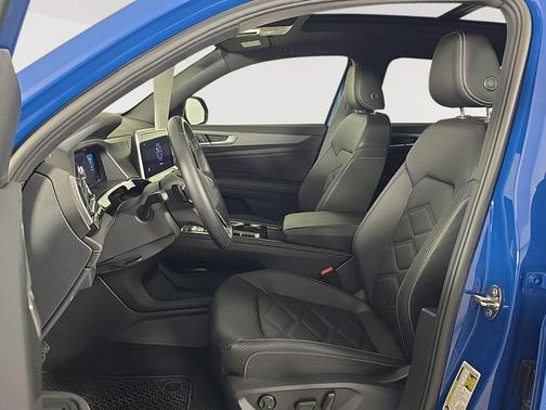 2025 Volkswagen Atlas Cross Sport 2.0T SE w/Technology 4MOTION