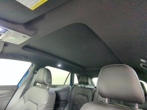 2025 Volkswagen Atlas Cross Sport 2.0T SE w/Technology 4MOTION