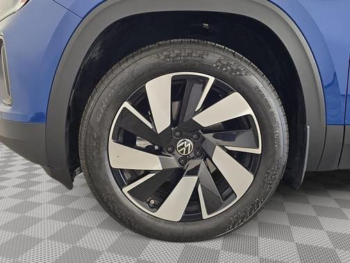 2025 Volkswagen Atlas Cross Sport 2.0T SE w/Technology 4MOTION