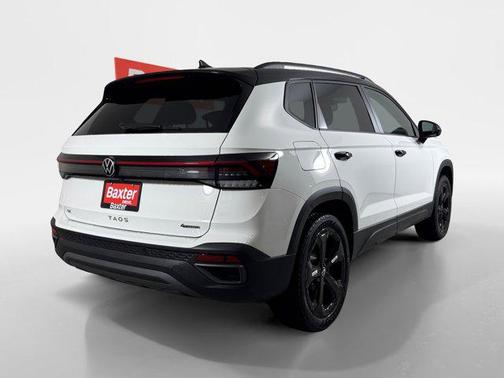 2025 Volkswagen Taos 1.5T SE Black