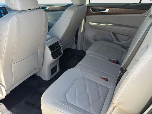 2025 Volkswagen Atlas 2.0T SE