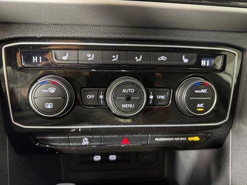 2022 Volkswagen Atlas Cross Sport 2.0T SE w/Technology 4MOTION