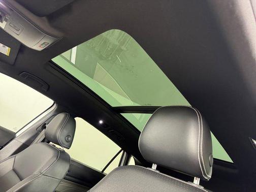 2022 Volkswagen Atlas Cross Sport 2.0T SE w/Technology 4MOTION