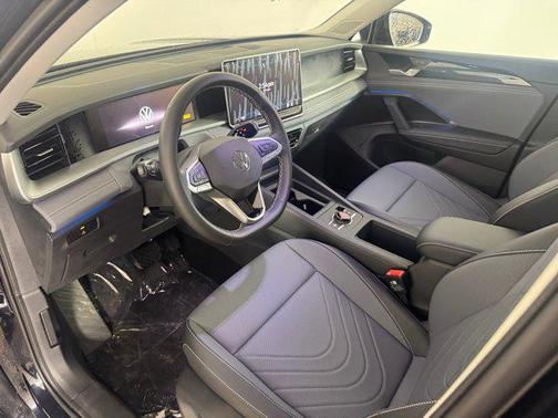 2025 Volkswagen Tiguan 2.0T SE 4MOTION