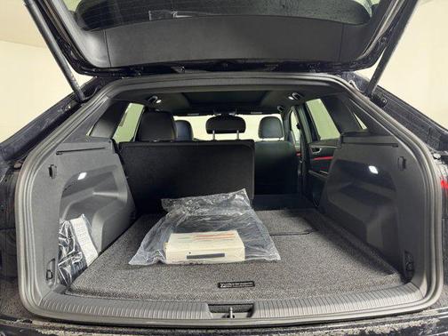 2025 Volkswagen Atlas Cross Sport 2.0T SEL