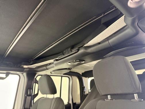 2022 Jeep Gladiator Altitude 4x4